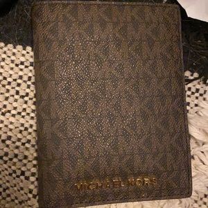 Micheal Kors wallet/passport holder